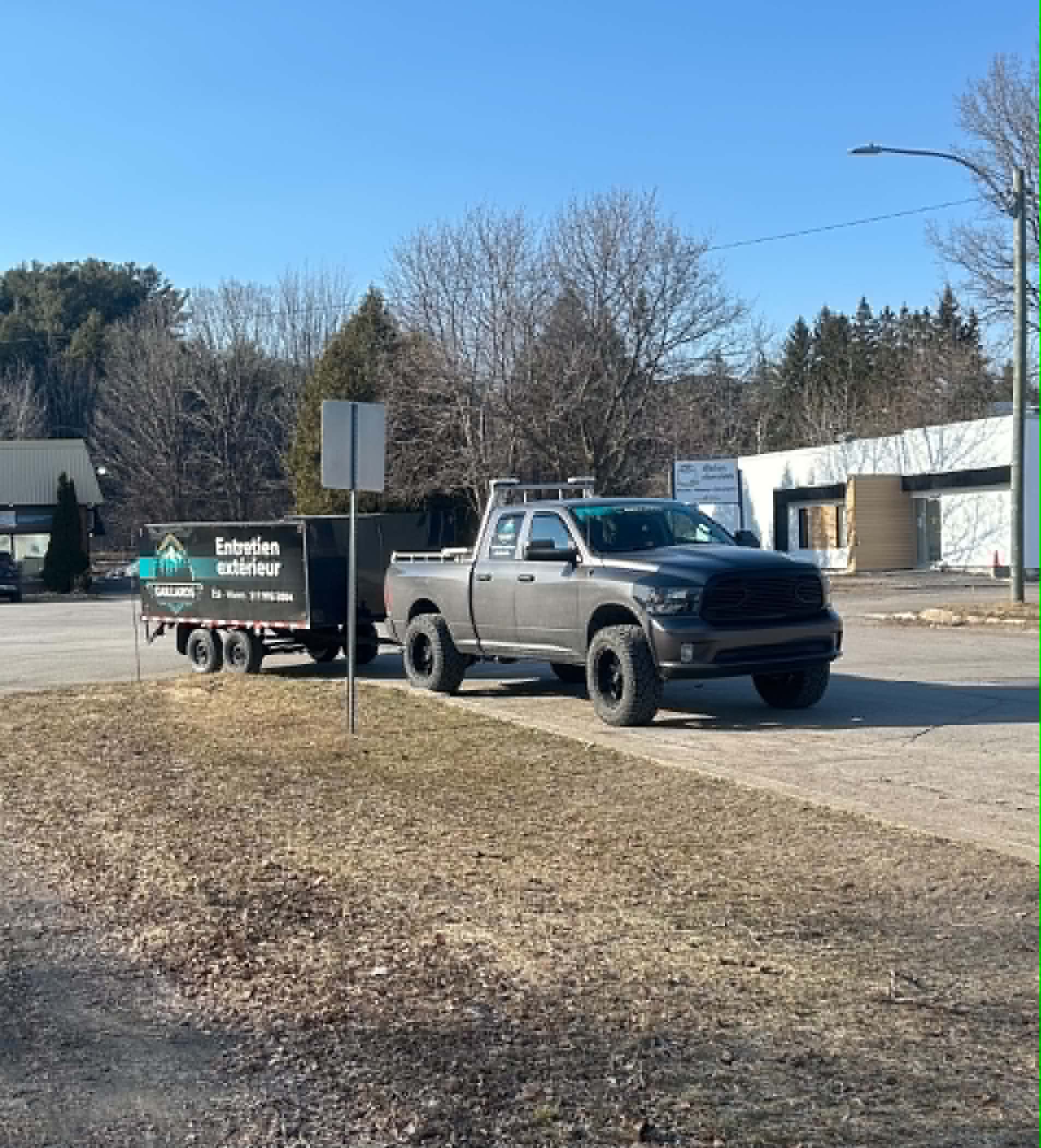 Camion et remorque Gaillards – entretien extérieur Mauricie